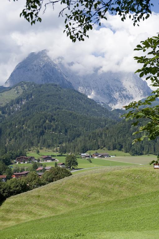 Hotel Gasthaus Mitterjager Kirchdorf in Tirol Pokoj fotografie